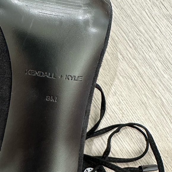 NEW Kendall & Kylie Faux Swede Black 3” Heels Size 8 NWOT - Picture 6 of 6